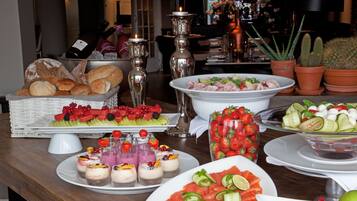 Tägliches inbegriffenes Frühstücksbuffet