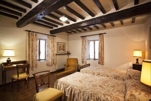 Doppelzimmer | Select-Comfort-Betten, Minibar, Schreibtisch, Zustellbetten