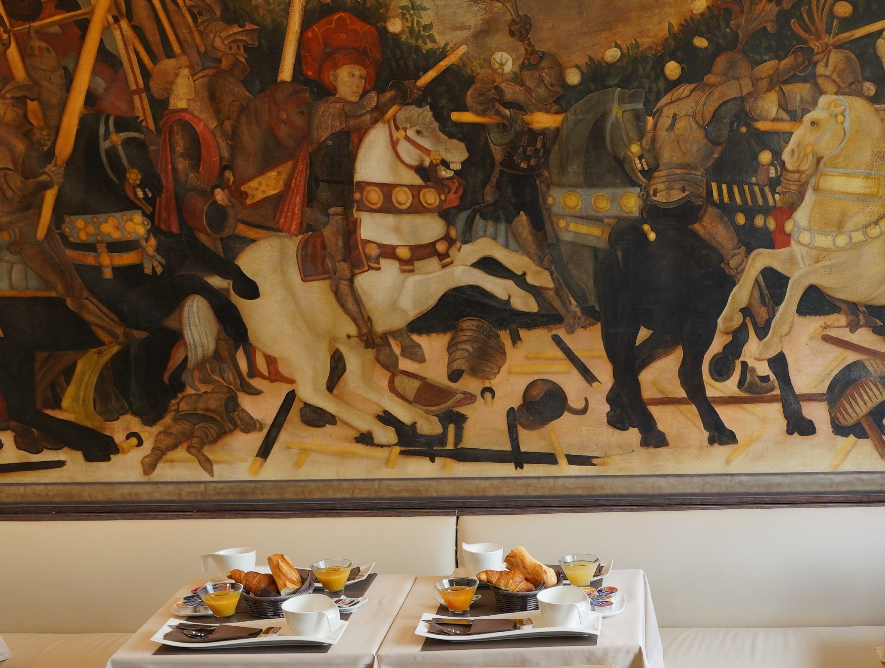 Daily continental breakfast (EUR 10.90 per person)