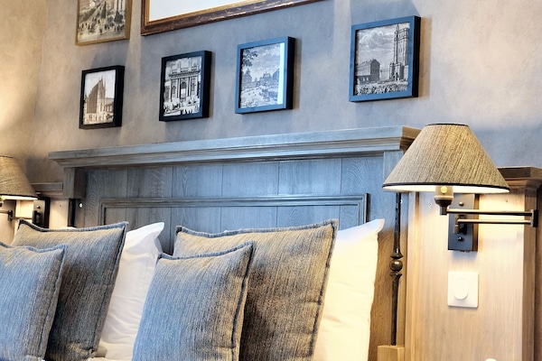 Triple Room | Hypo-allergenic bedding, in-room safe, individually decorated, desk