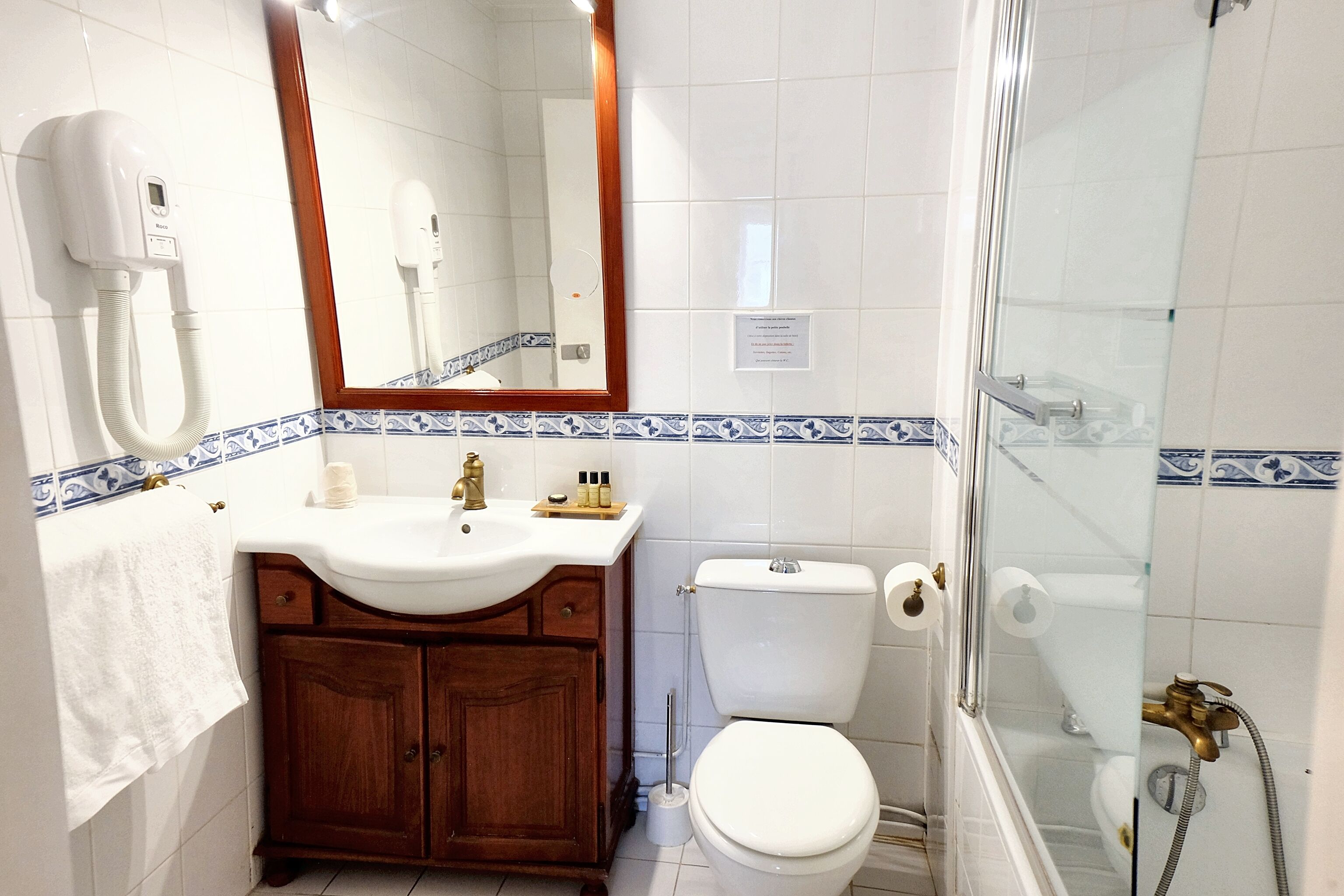 superior double room | hypo-allergenic bedding, in-room safe, individually decorated, desk