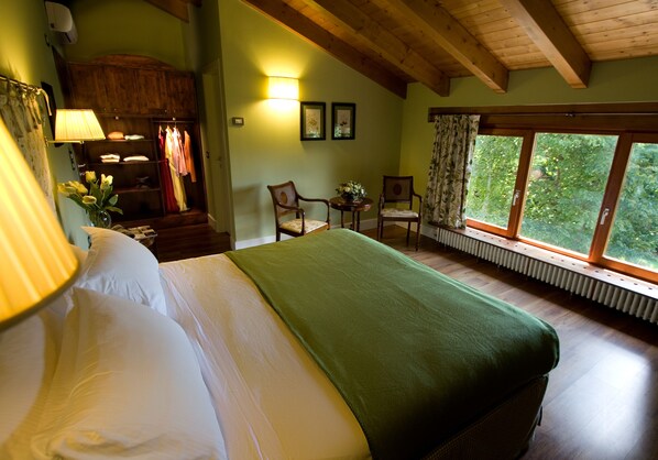 Superior Double Room | Meja, kalis bunyi, katil lipat simpan/tambahan, Wi-fi percuma
