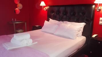 Desk, soundproofing, iron/ironing board, free WiFi