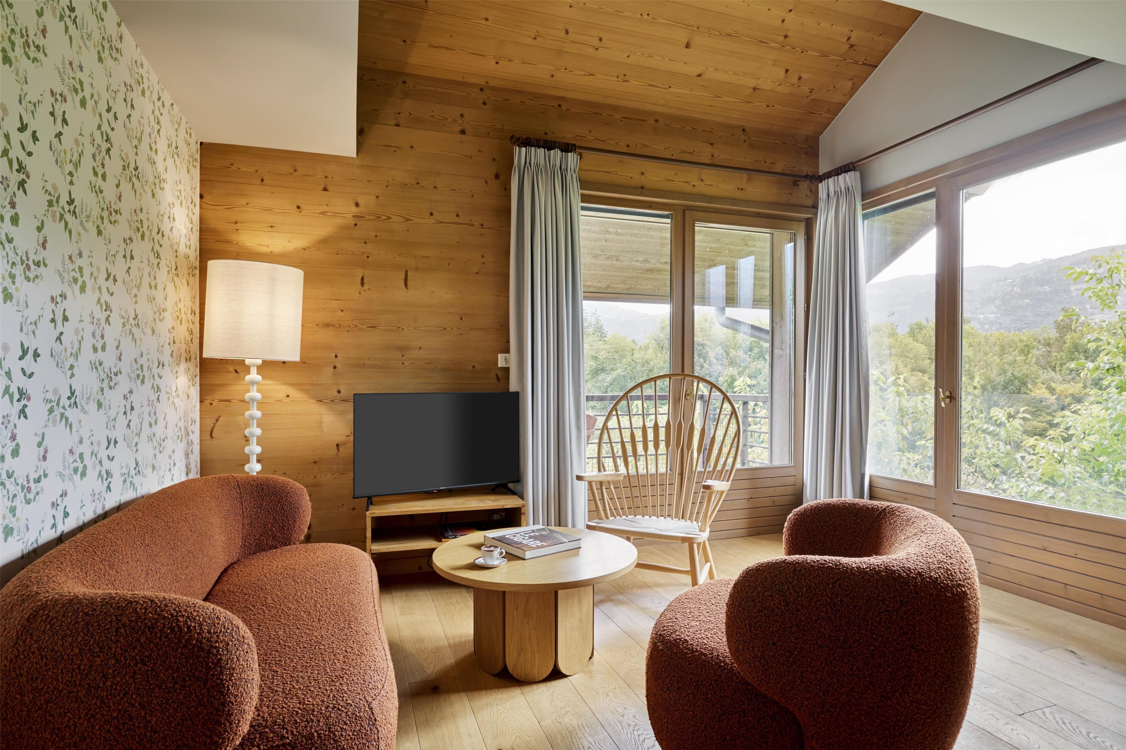 1 bedroom, in-room safe, desk, blackout curtains