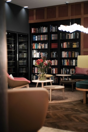 Library - The Townhouse Ruhpolding (Ruhpolding)