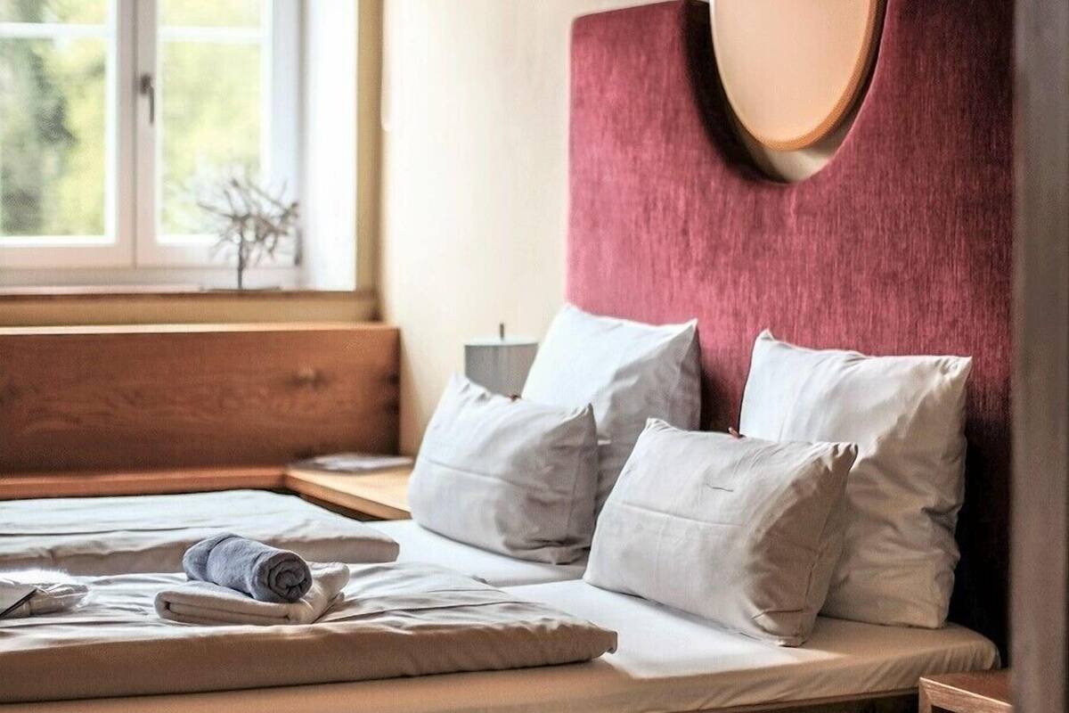 普通開放式套房, 2 間臥室, 非吸煙房 (Alpin Lodge) | 1 間臥室、高級寢具、書桌、筆電工作空間