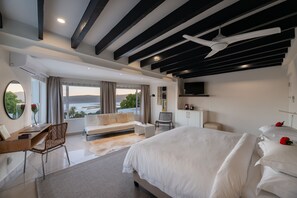 Materolli Suite | Peralatan tempat tidur premium, gebar bulu kapas, bar mini 