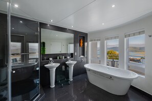 Gouna Suite | Bathroom - Villa Afrikana Guest Suites (Knysna)