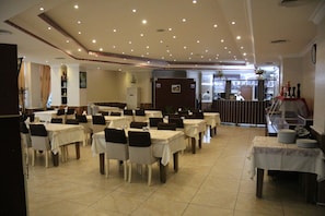 Mat- och restauranghall
