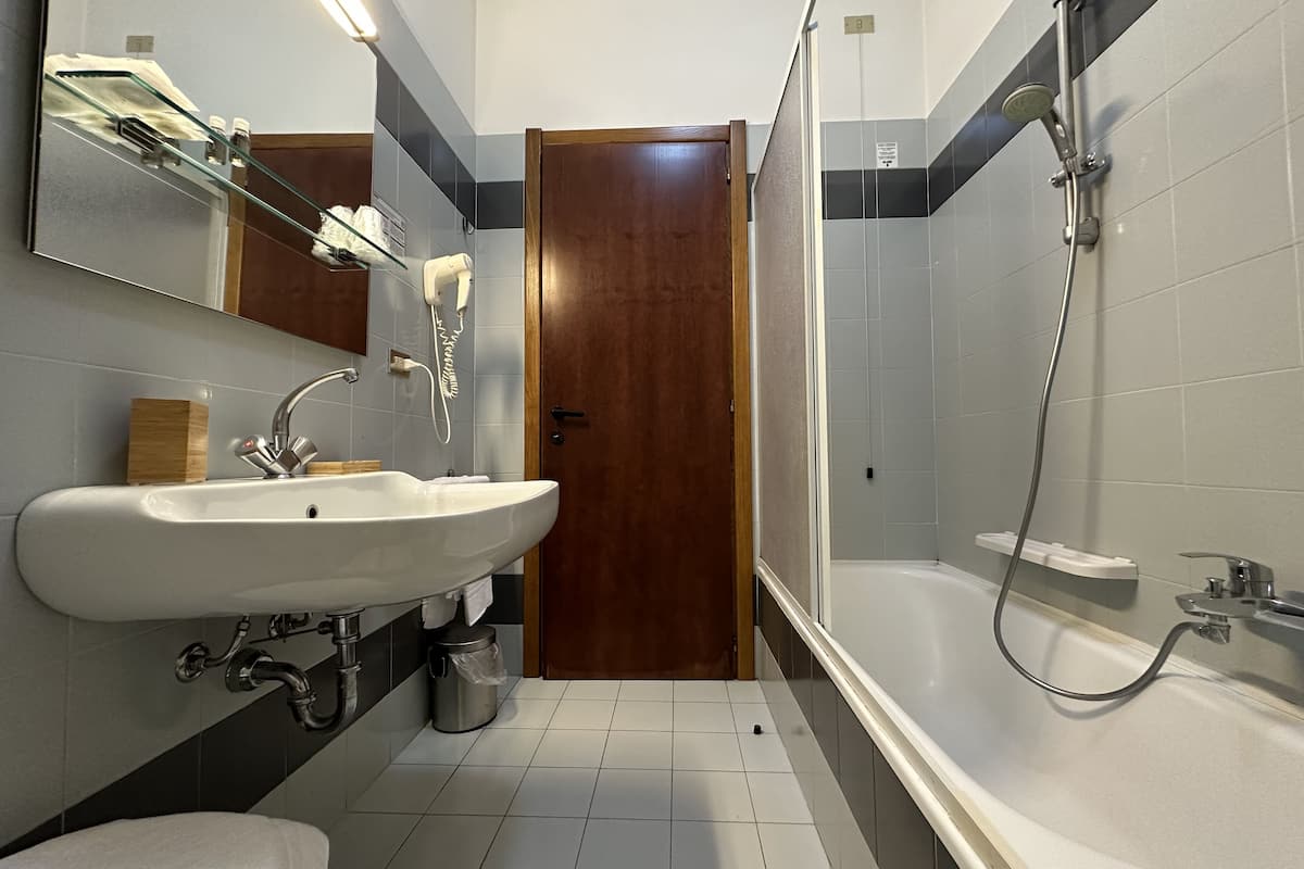 rainfall showerhead, free toiletries, hair dryer, bidet