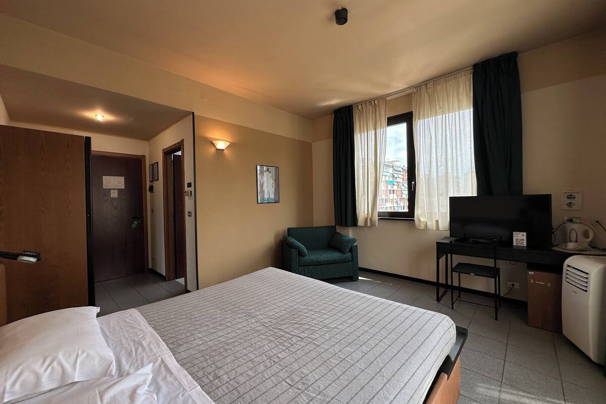 individually decorated, individually furnished, desk, blackout curtains