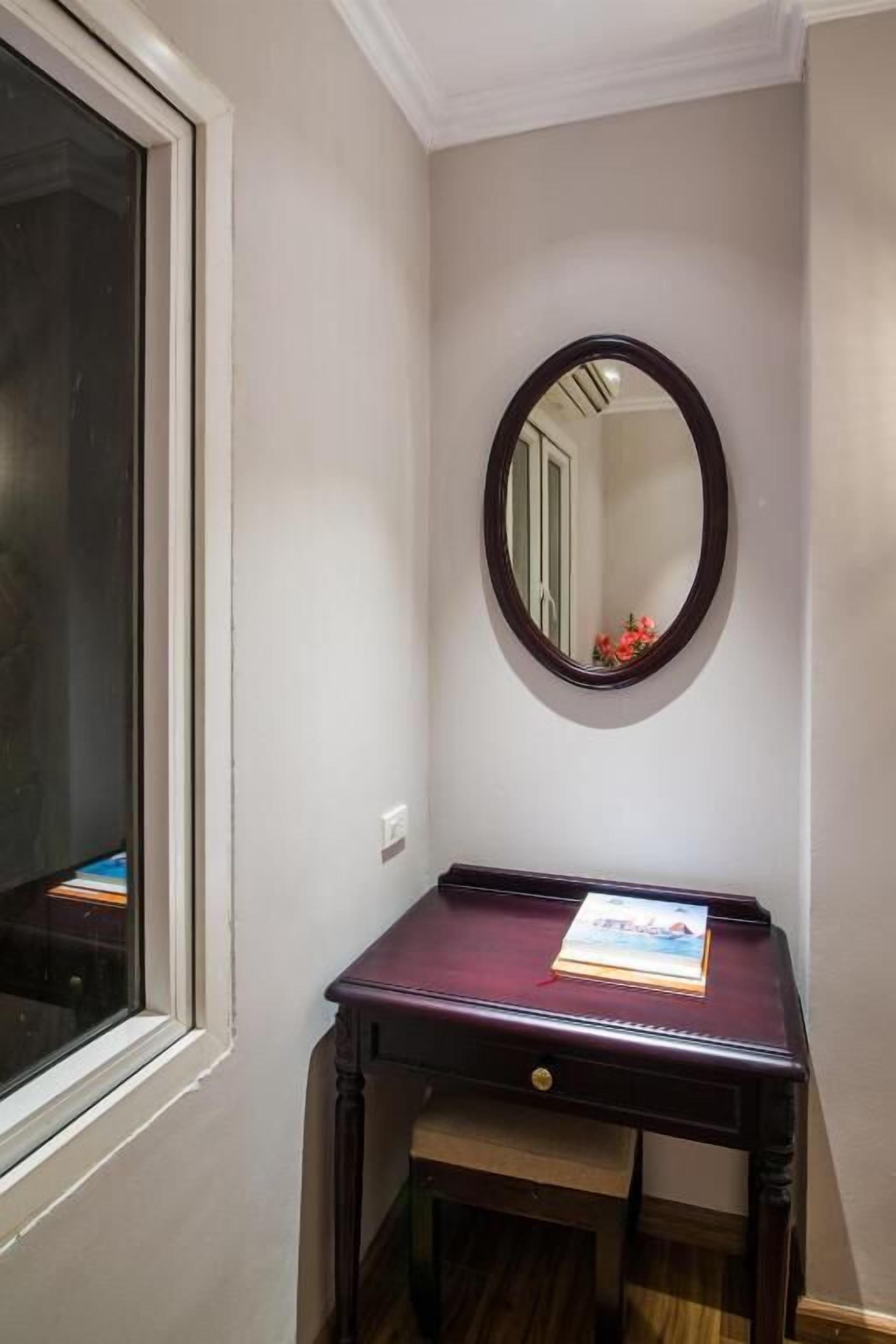 superior double or twin room | minibar, in-room safe, desk, soundproofing