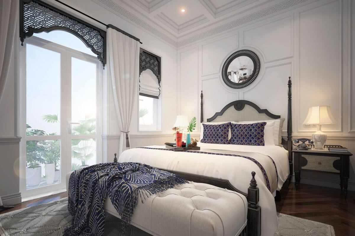 Honeymoon Suite, Balcony | Minibar, in-room safe, desk, soundproofing