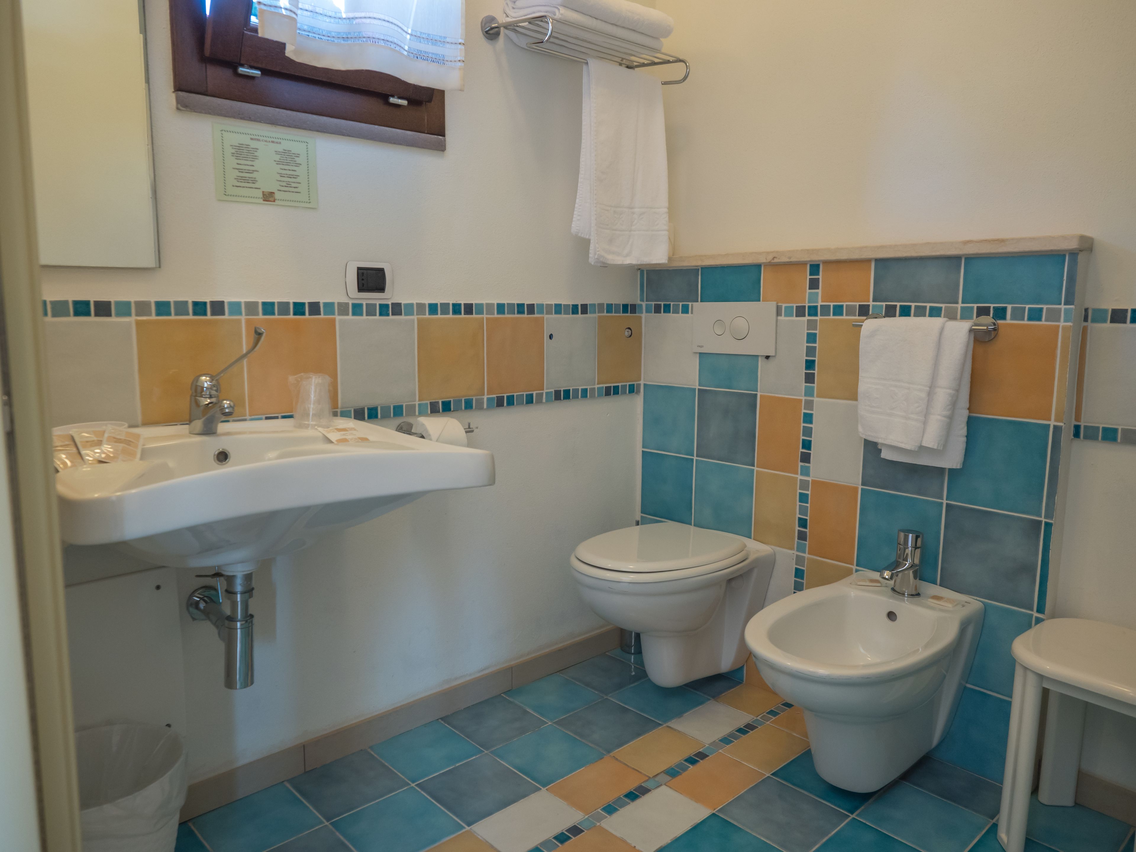 double or twin room | bathroom | shower, free toiletries, hair dryer, bidet