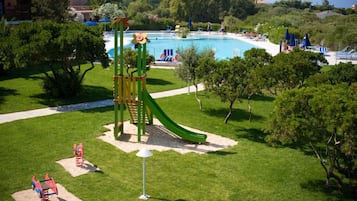 2 outdoor pools, pool umbrellas, sun loungers