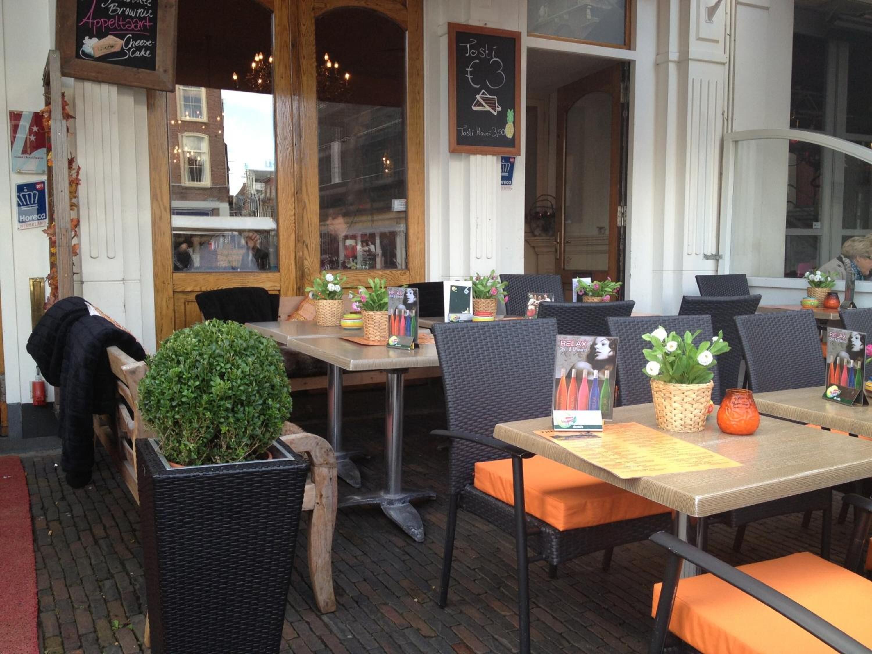 Ze serveren er ontbijt, lunch, diner en brunch 