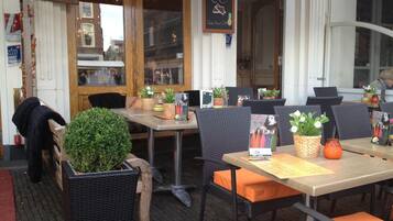 Ze serveren er ontbijt, lunch, diner en brunch