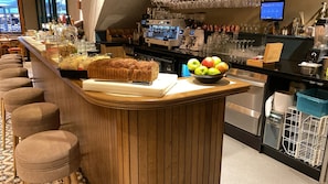 Breakfast, lunch, dinner and brunch served - Amadeus Hotel (Haarlem)