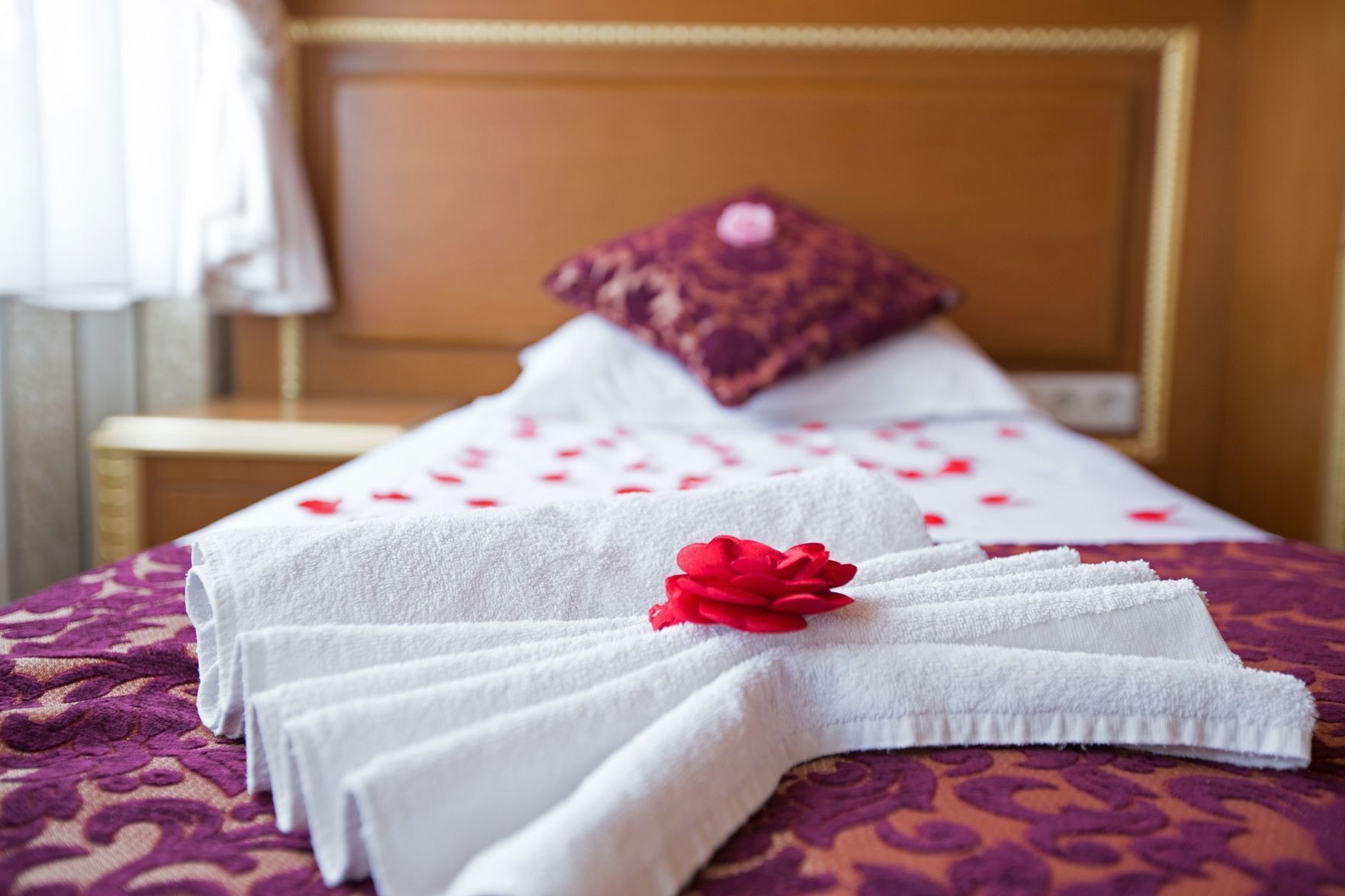 Egyptian cotton sheets, in-room safe, desk, soundproofing
