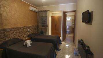 Desk, free cots/infant beds, free WiFi