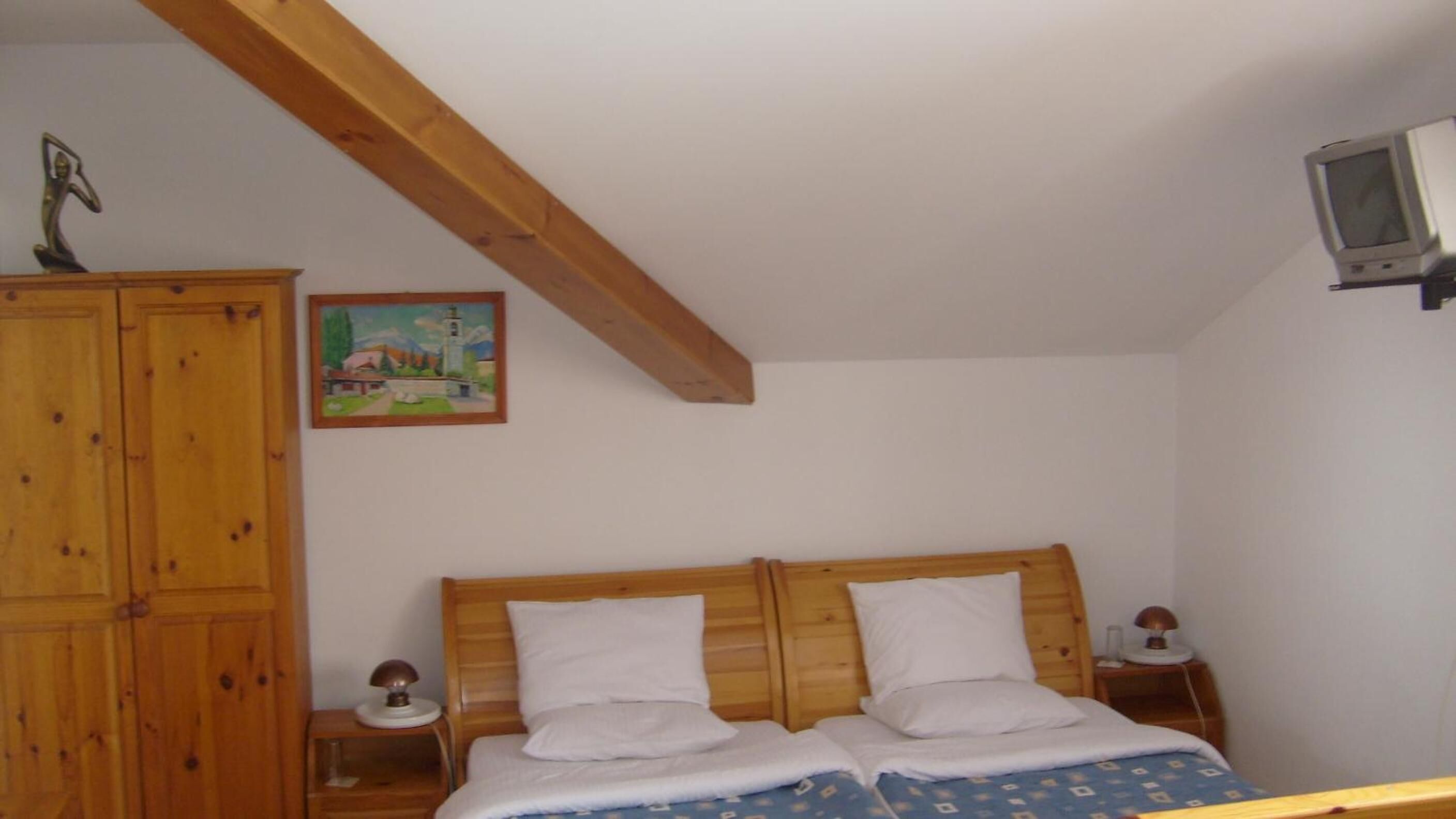 pillow-top beds, minibar, in-room safe, desk