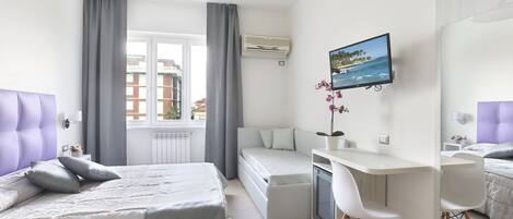 1 bedroom, premium bedding, in-room safe, desk