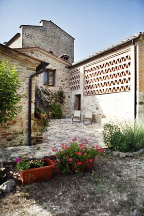 Exterior - Agritourism Tenuta Armaiolo (Rapolano Terme)