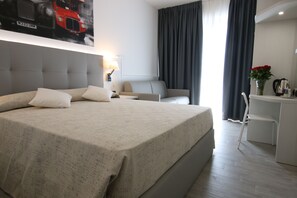 Family Room (Harmony) | Egyptian cotton sheets, premium bedding, minibar, in-room safe - Eraclea Palace Hotel (Eraclea)