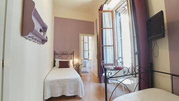 Chambre Standard, 2 lits une place, non-fumeur, salle de bains attenante (Vista Duomo) | Vue de la chambre