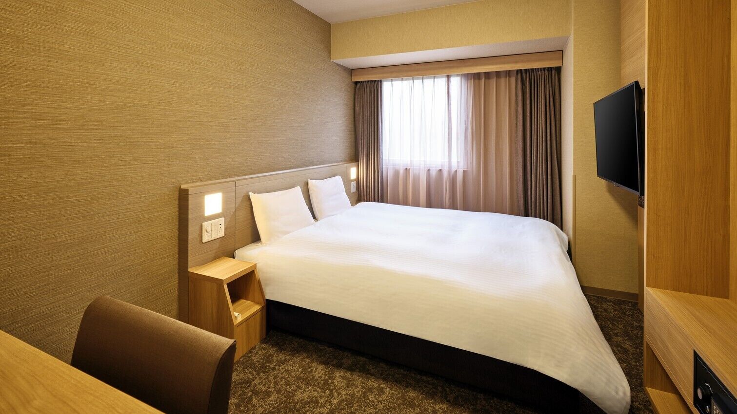 Soundproofing, iron/ironing board, free WiFi, bed sheets