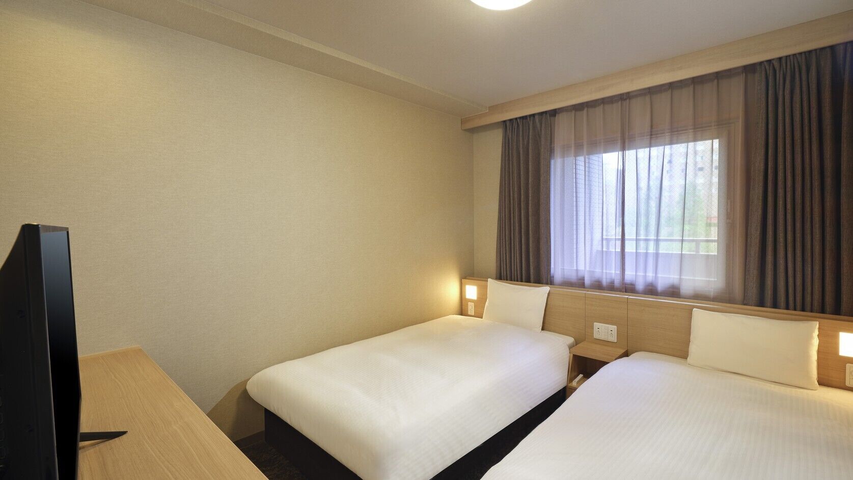 Soundproofing, iron/ironing board, free WiFi, bed sheets