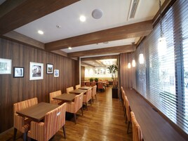 Tägliches Frühstücksbuffet (2000 JPY pro Person)