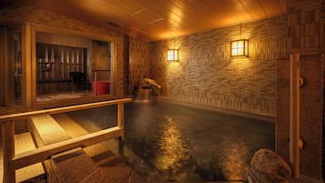 Sauna, hot tub