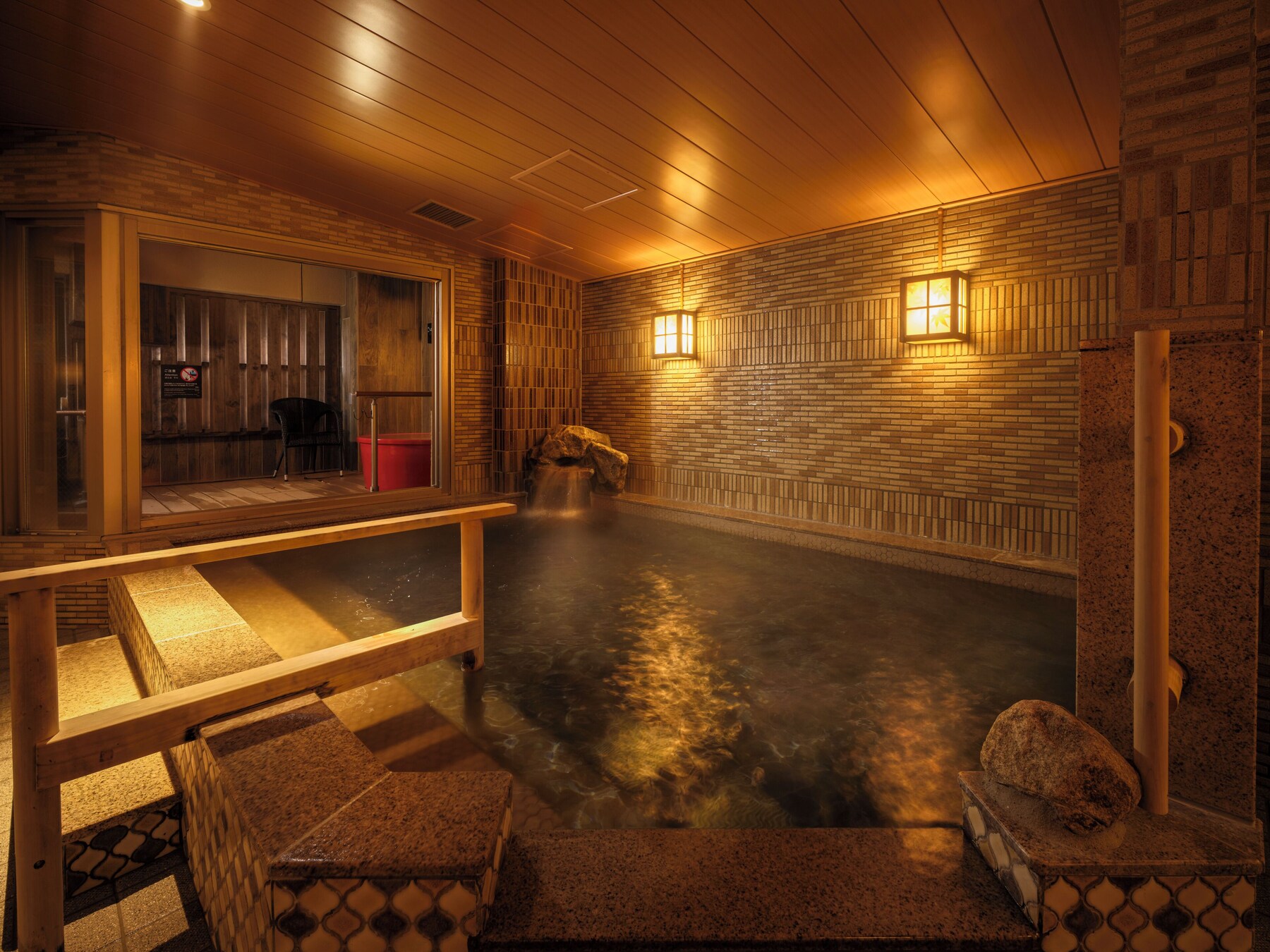 Sauna, hot tub