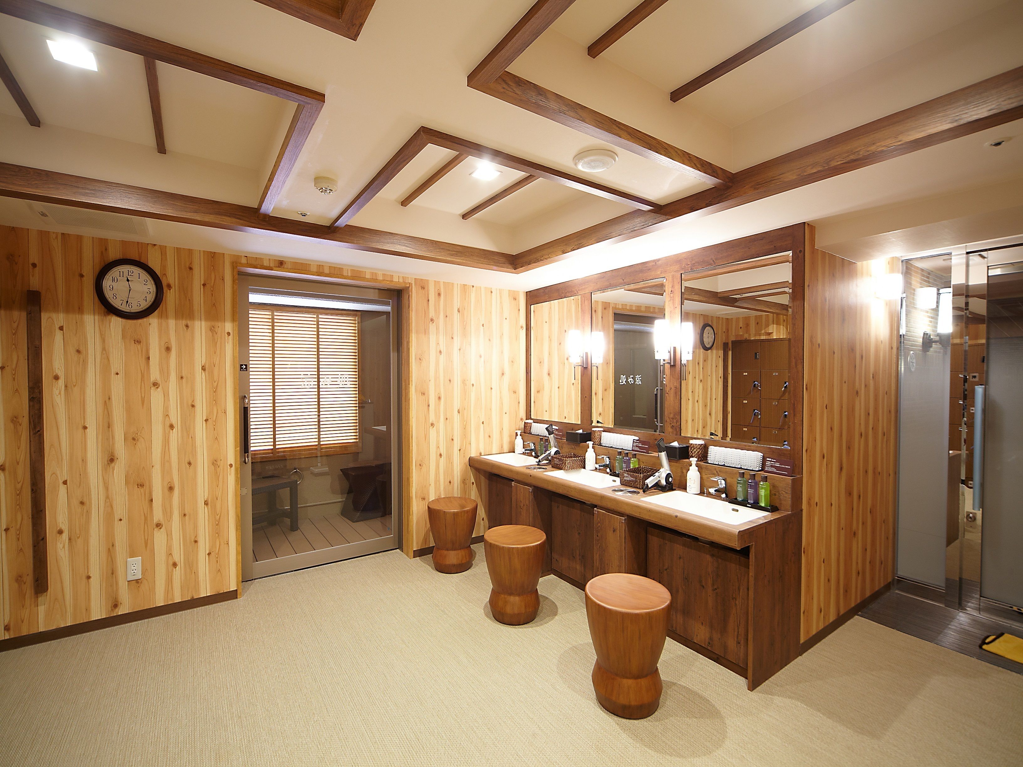 sauna, hot tub, steam room