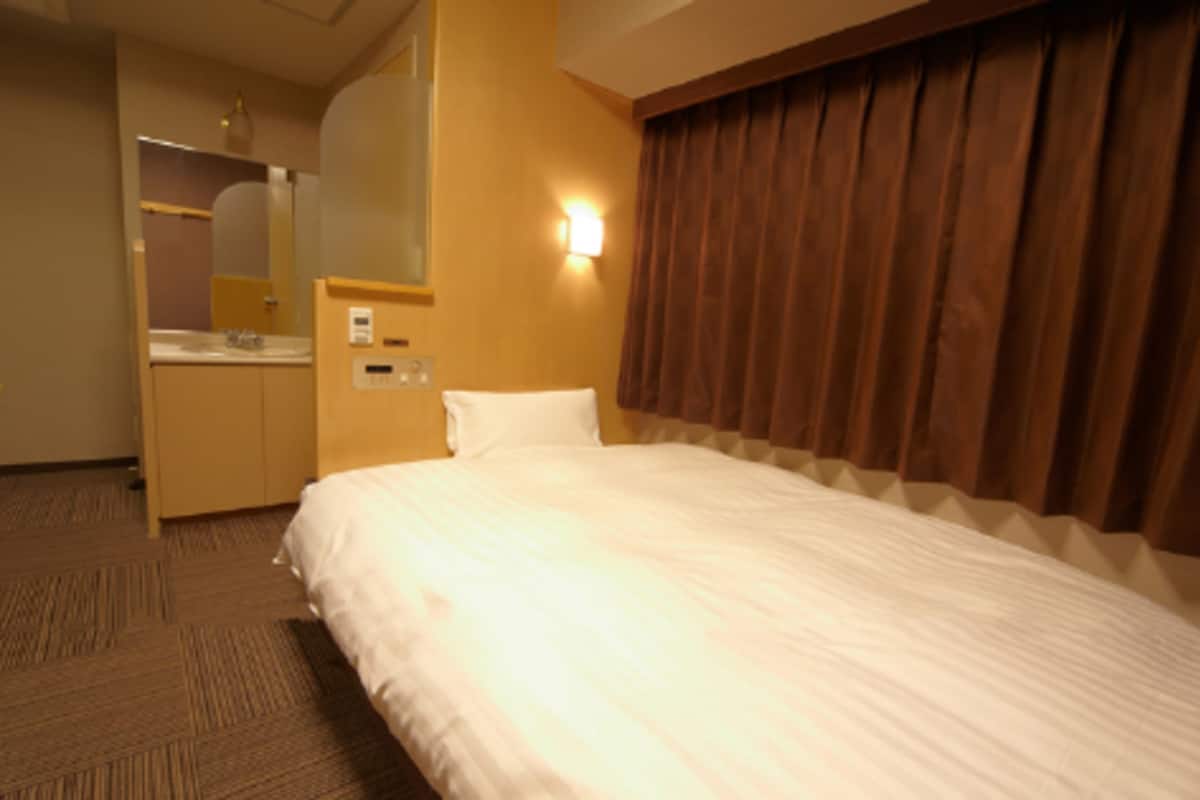 1 bedroom, soundproofing, iron/ironing board, free wifi