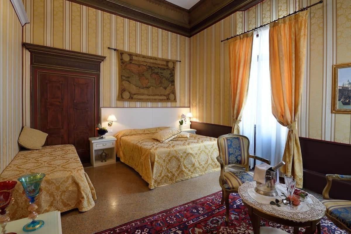 Literie de qualité supérieure, minibar, coffres-forts dans les chambres