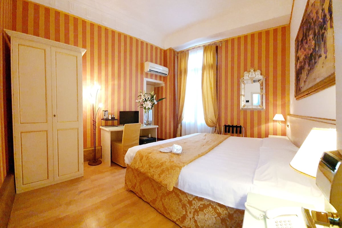 Classic Double or Twin Room