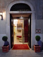 Facciata della struttura