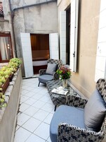 Doppia Classic, terrazzo, vista cortile | Vista dalla camera