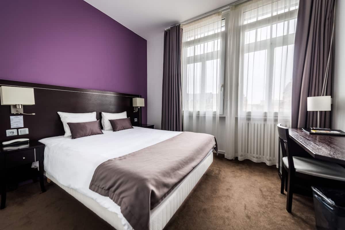 Couette en duvet d'oie, minibar, coffres-forts dans les chambres, bureau