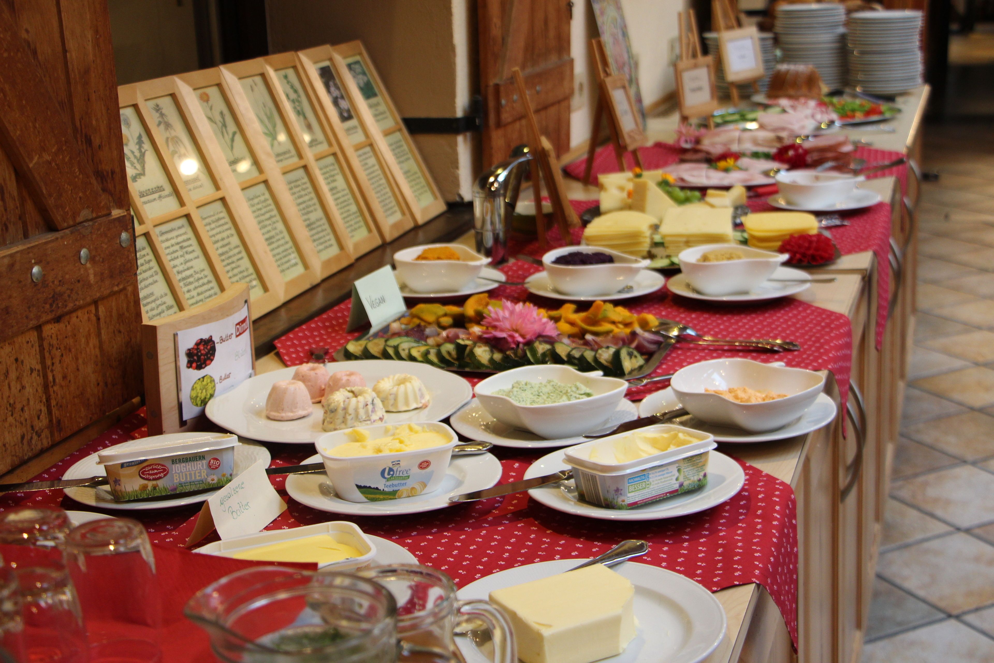 Tägliches inbegriffenes Frühstücksbuffet