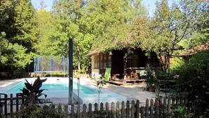 Sesongbasert utendørsbasseng