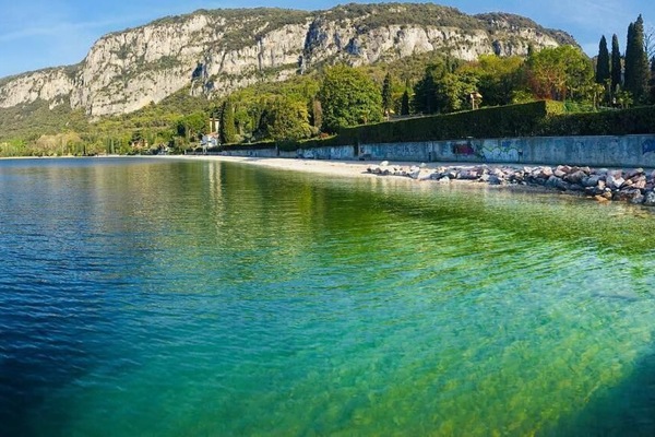 Outdoor pool, open 8 AM to 8 PM, pool umbrellas, sun loungers