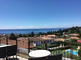 Desayuno buffet incluido todos los días 