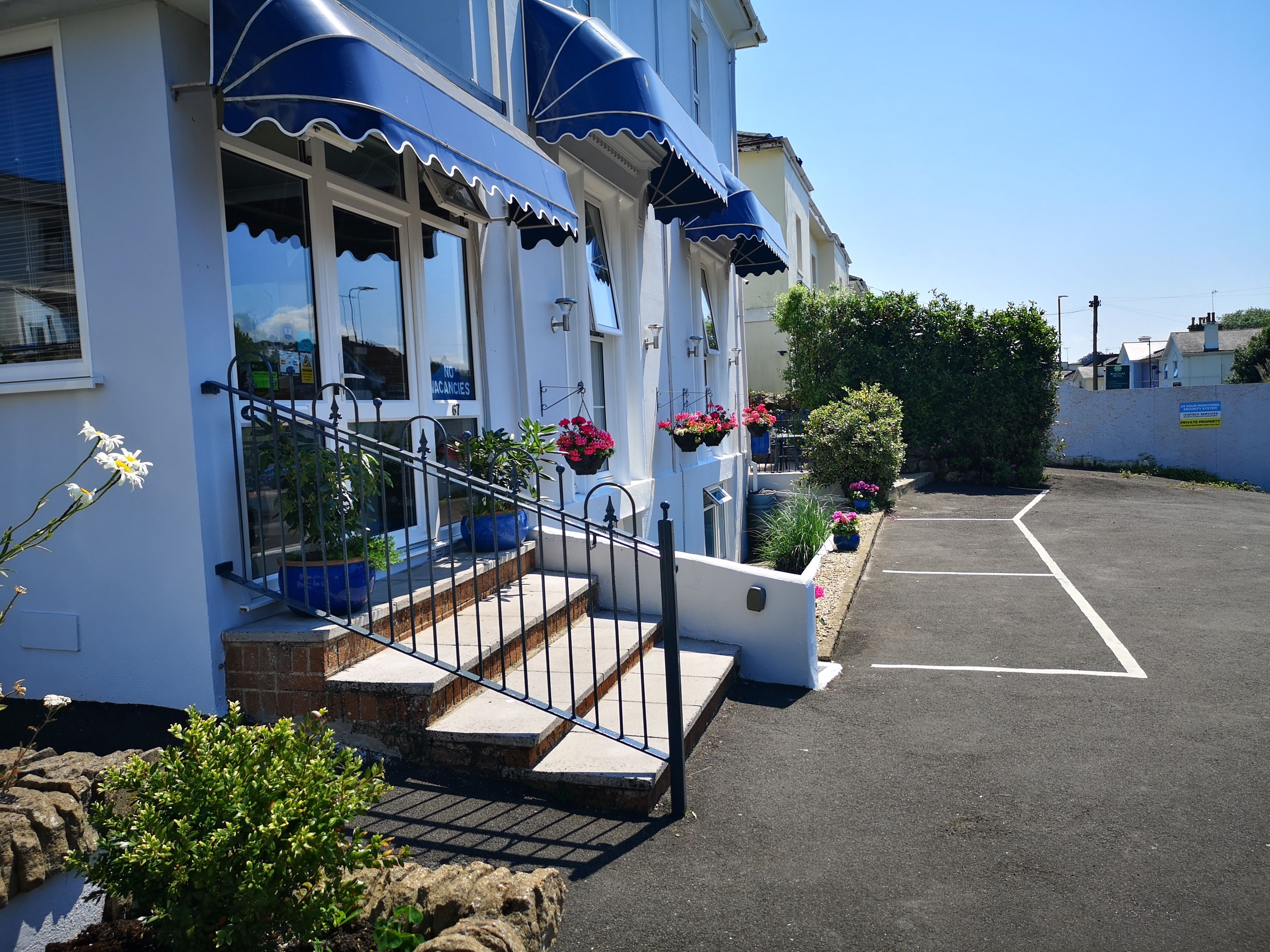 Entrée de l’hébergement