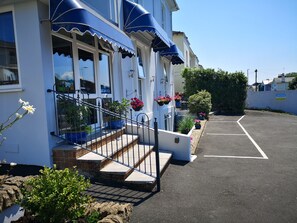 Property entrance - Harmony Guest House (Torquay)