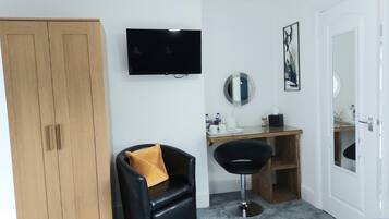 Standard Double Room | Hypo-allergenic bedding, individually decorated, blackout drapes