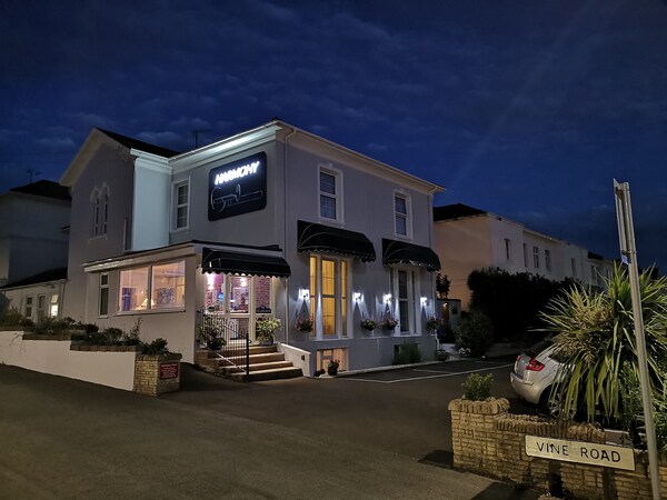 Harmony Guest House - Torquay