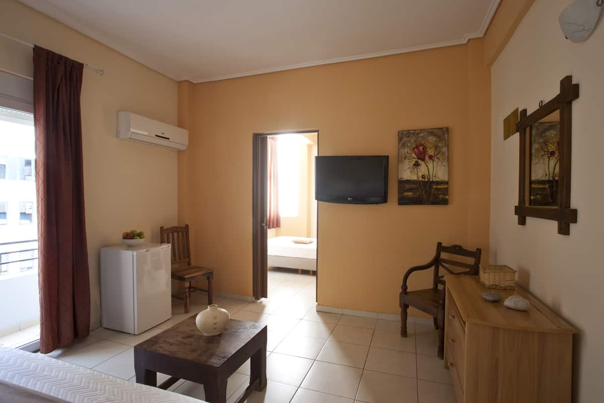 Minibar, in-room safe, soundproofing, iron/ironing board